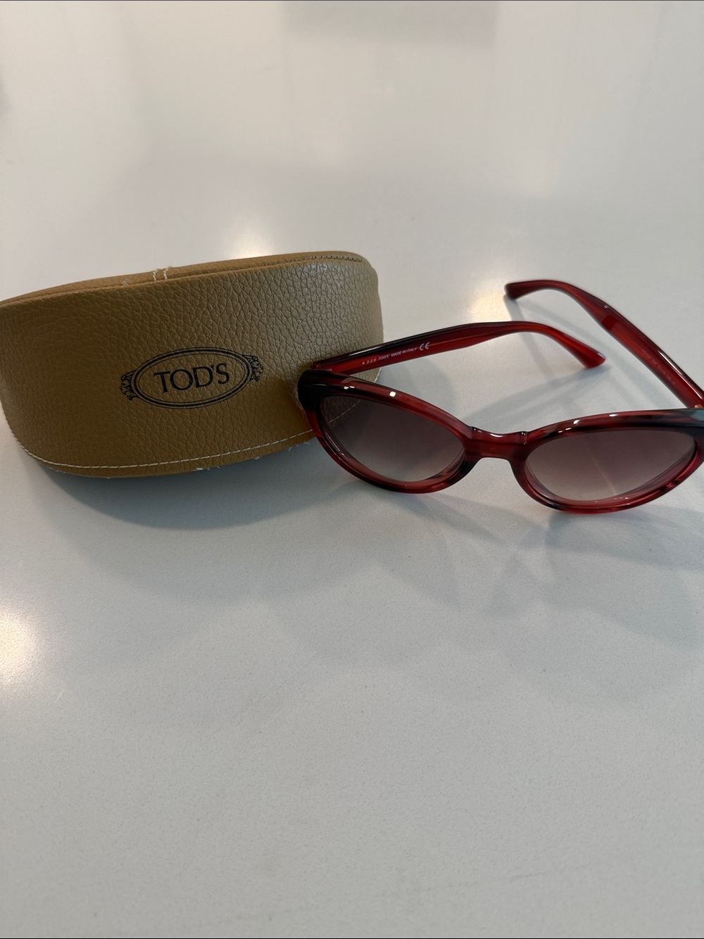 TOD'S Red Cat-Eye Sunglasses with Gradient Lenses